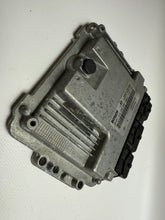 Original Renault Megane Scenic 1.9 DCI Boîtier de Gestion Moteur 8200527725 / 0281012589